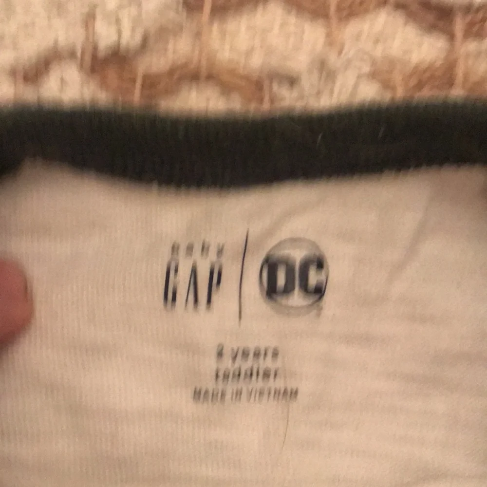 Gap Batman top 2T‎ long sleeve